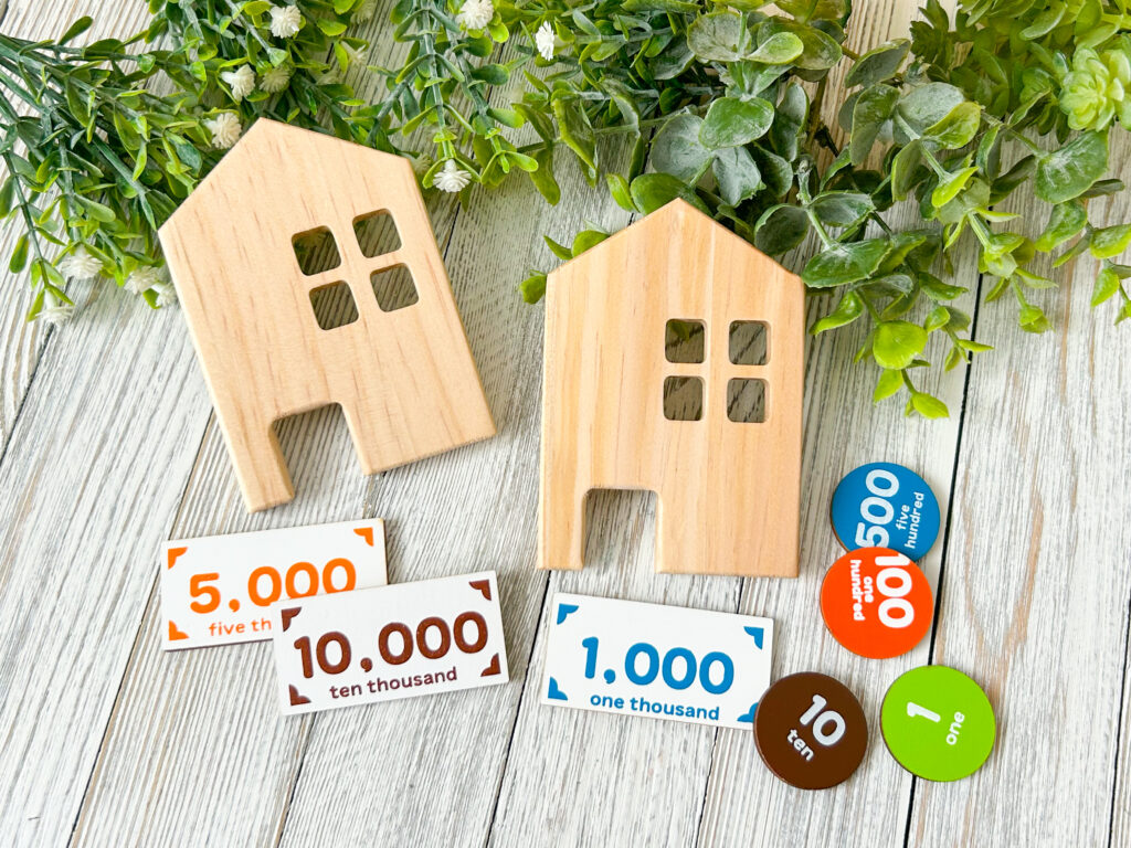 家やお金の模型